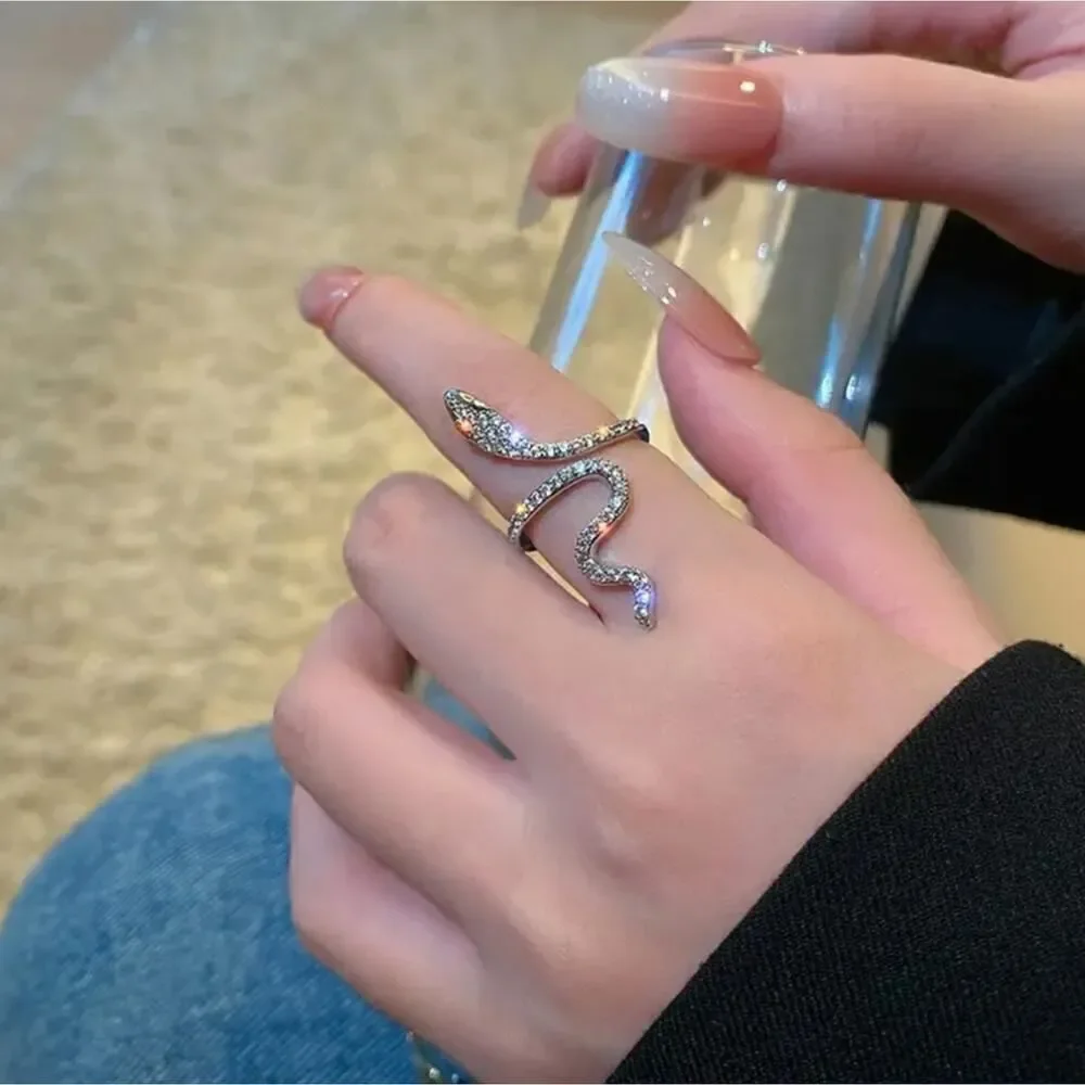 Trendy Elegant Exquisite Gothic Rhinestones Snake Ring Decorative Luxury Ring